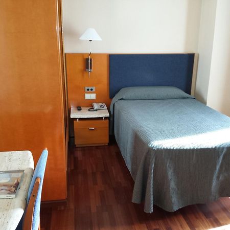 Hotel Villacarlos Valencia Room photo