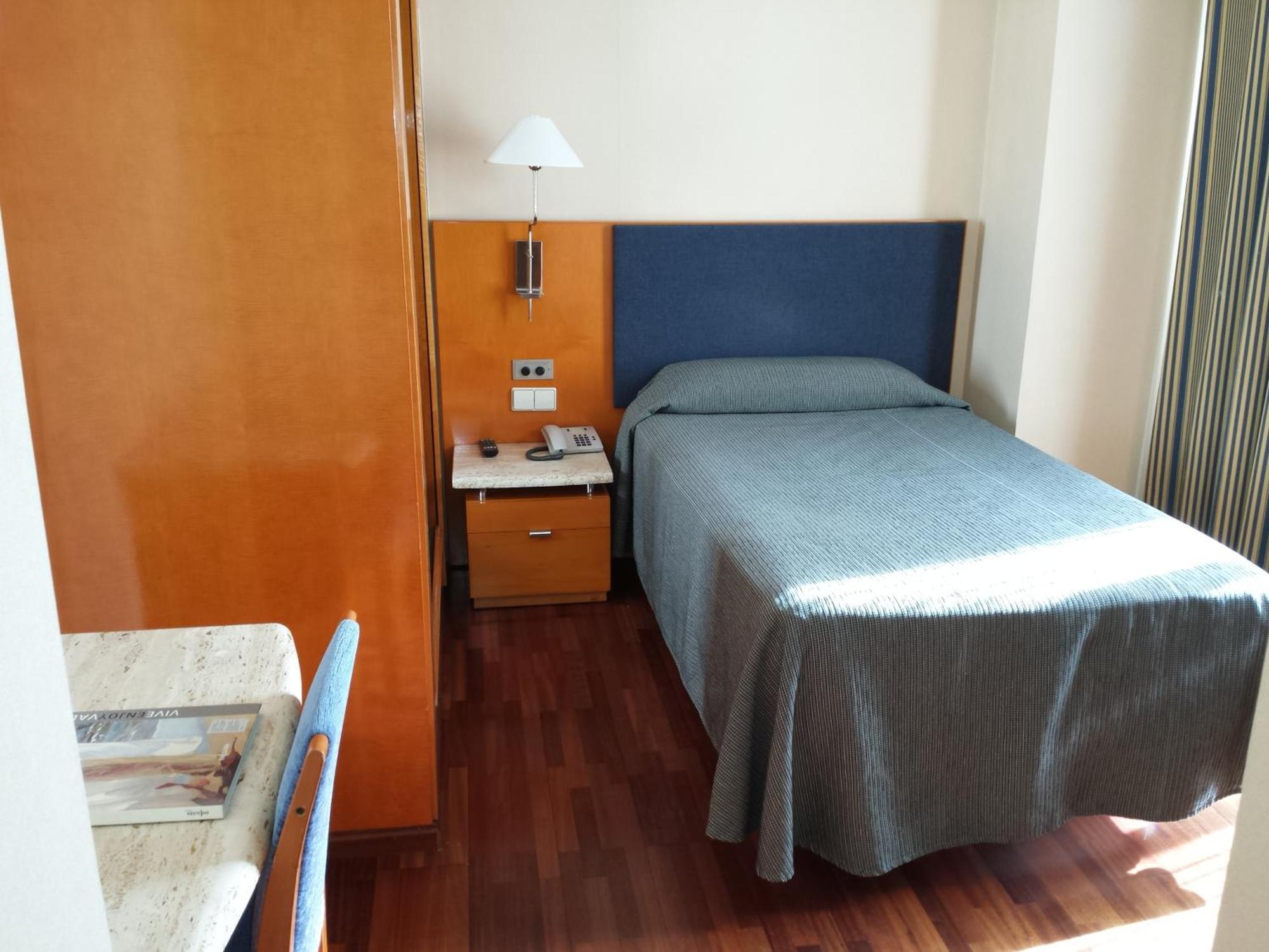 Hotel Villacarlos Valencia Room photo